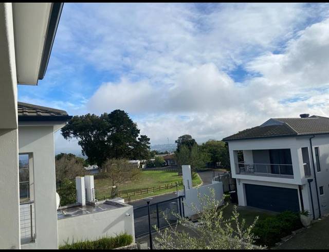 3 BEDROOM TOWNHOUSE FOR SALE IN PROTEA HEIGHTS